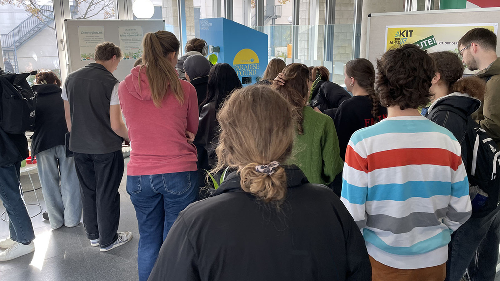 Grüner Tauschrausch in der KIT-Bibliothek